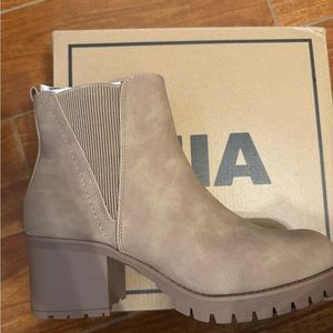Lug MIA boot brand new!